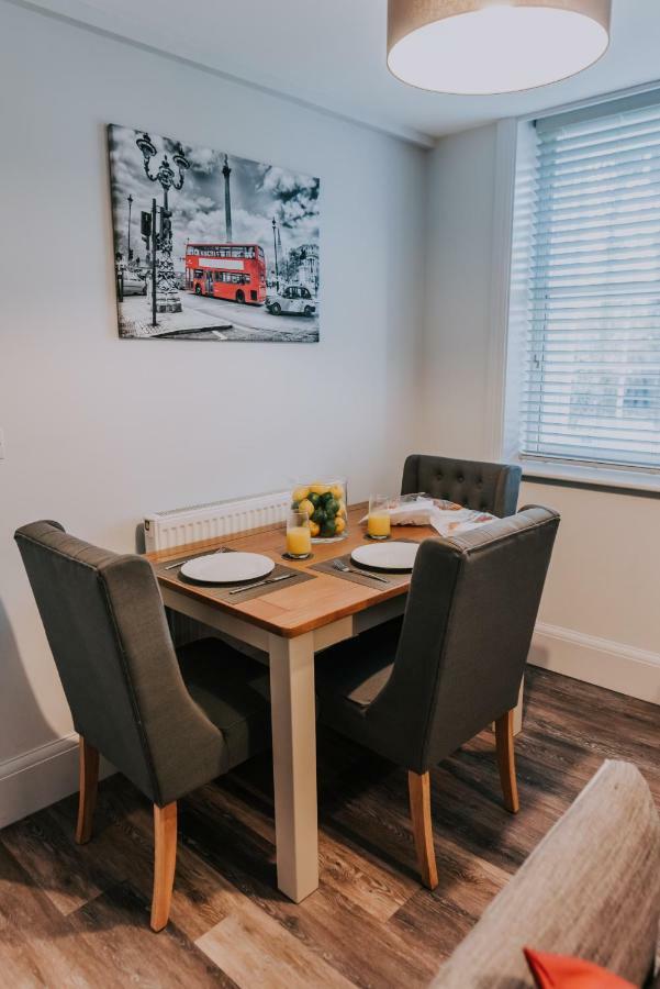 Cavendish House With Secure, Allocated Parking, 2 Mins Walk From Windsor Castle Номер фото